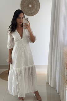 Vestido Branco Longo Com Renda Decote em V