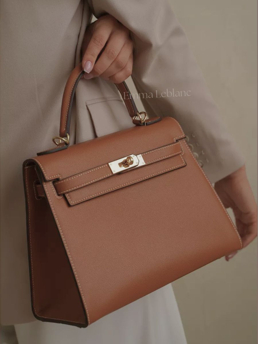 Bolsa Classic Média Couro Legítimo Madri Ferragem Dourada