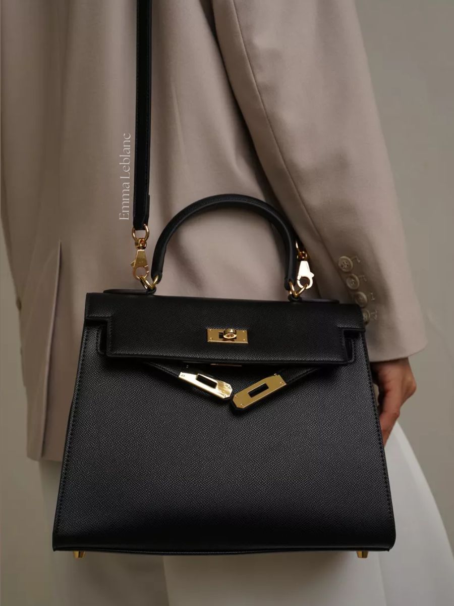 Bolsa Classic Média Couro Legítimo Madri Ferragem Dourada