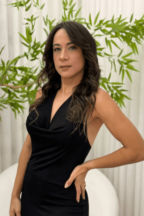 Vestido Bia Longo com Decote em V Halter em Malha Preto