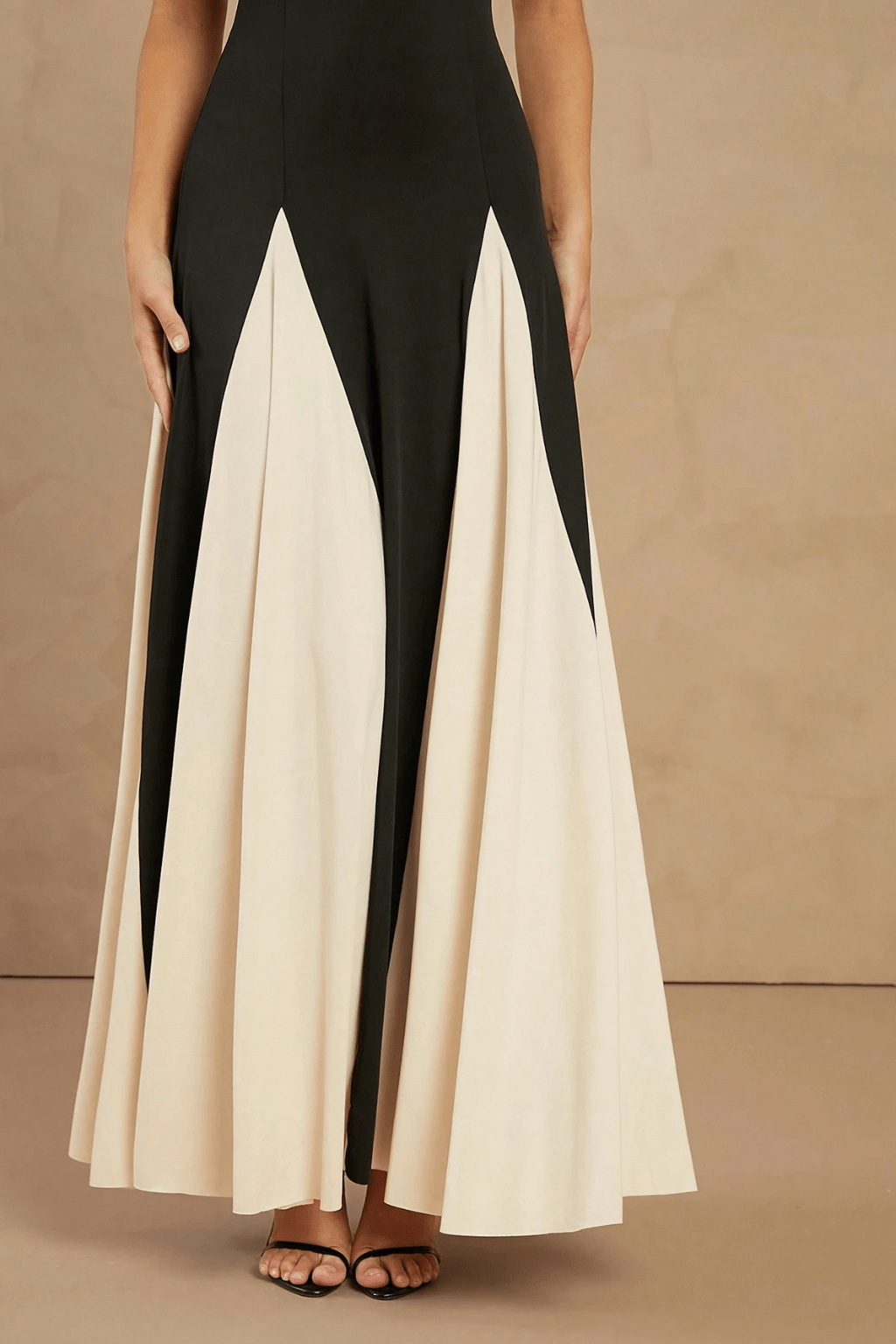 Vestido Mavie Longo Preto com Branco Slim Fit