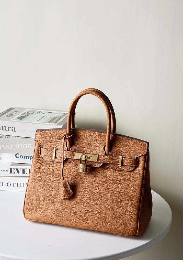 Bolsa Classic Média Couro Legítimo Barcelona Ferragem Dourada