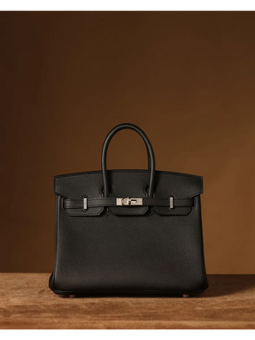 Bolsa Classic Média Couro Legítimo Barcelona Ferragem Prata